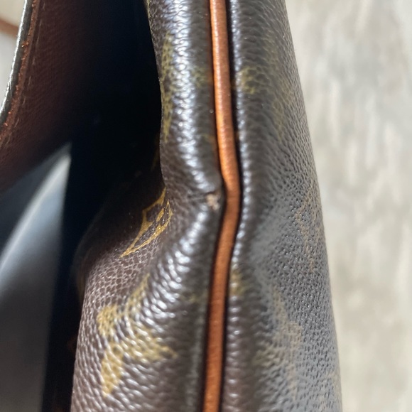 Louis Vuitton monogram musette crossbody bag. Vintage. - Picture 11 of 11